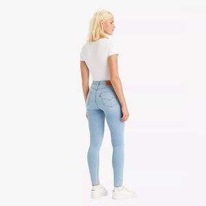 LEVI’s 721 High Rise Skinny light wash